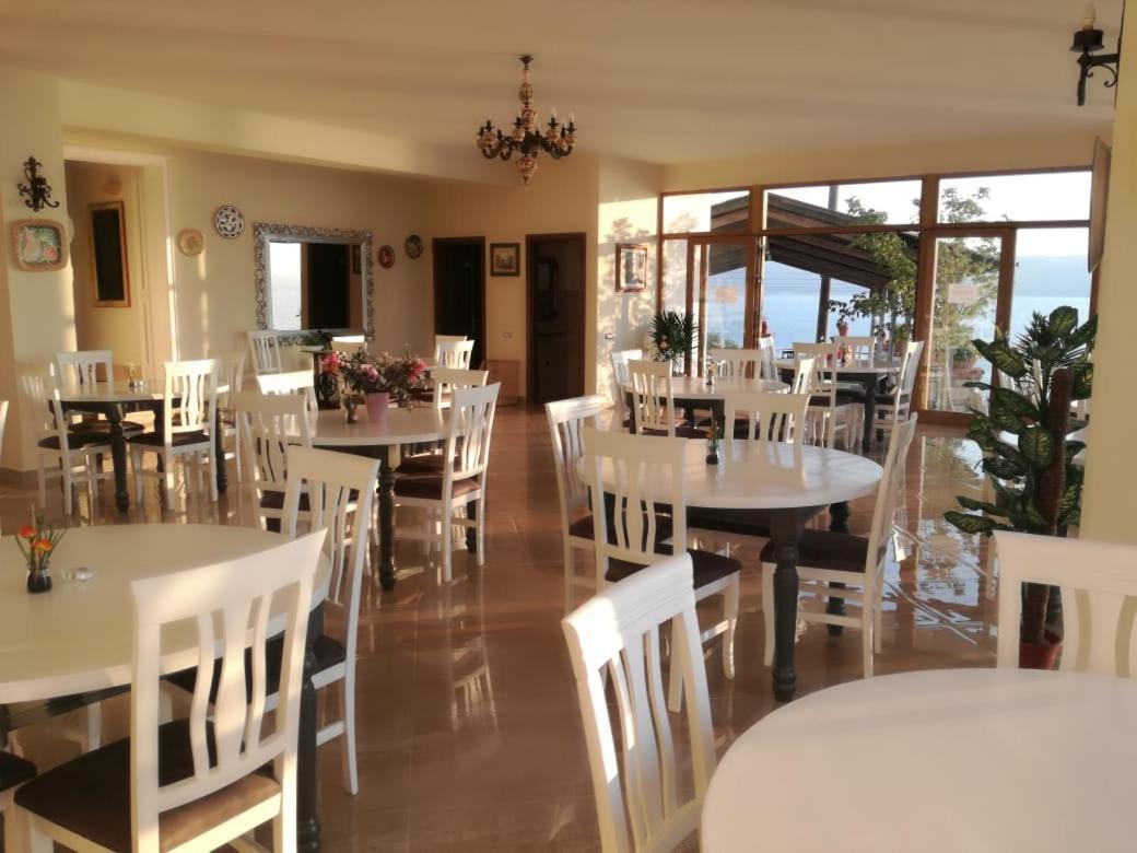 Hotel "San Saena " Radhimë Екстериор снимка