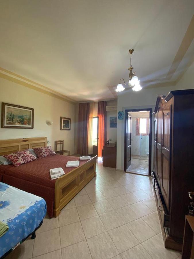 Hotel "San Saena " Radhimë Екстериор снимка