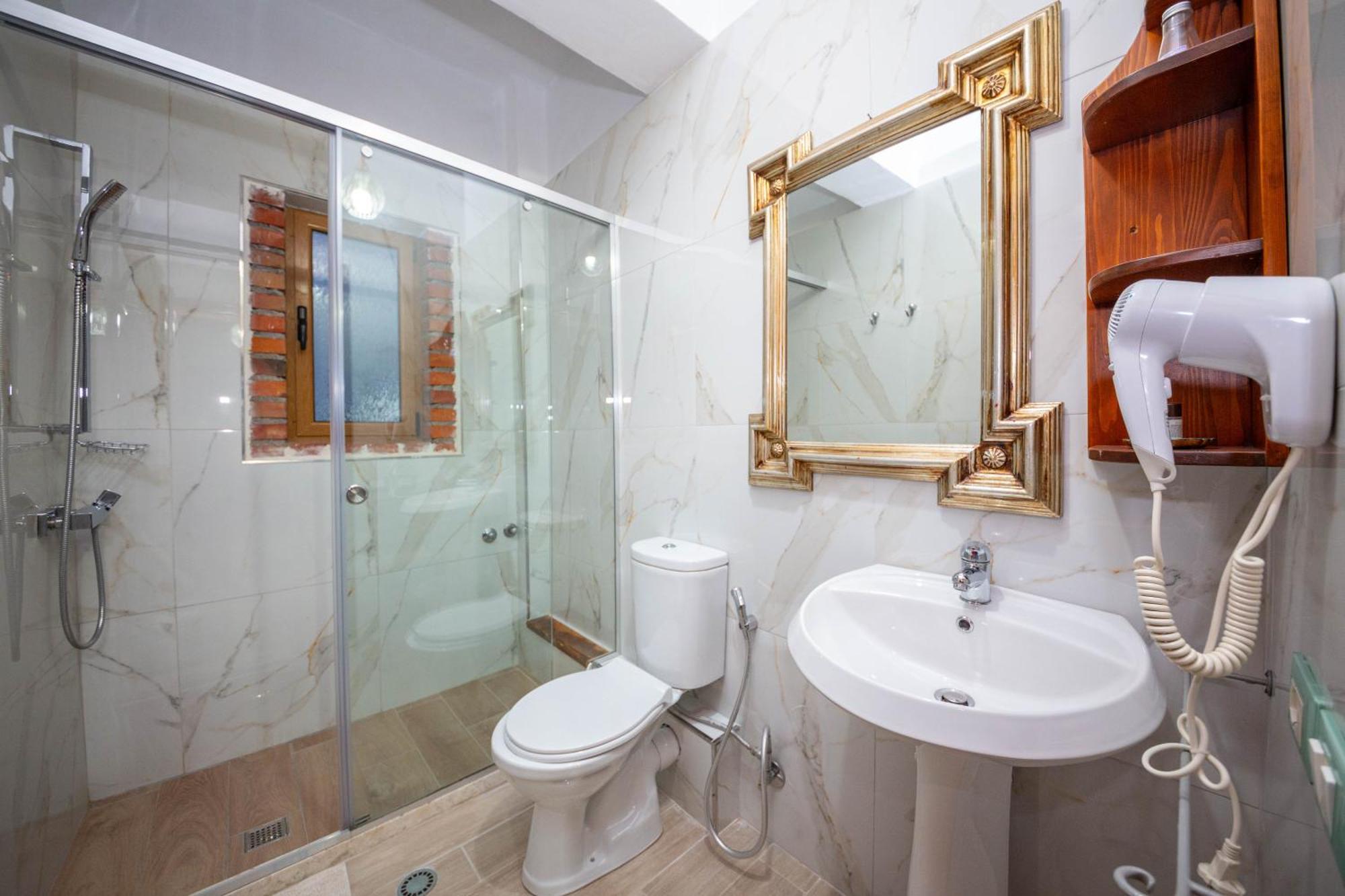 Hotel "San Saena " Radhimë Стая снимка