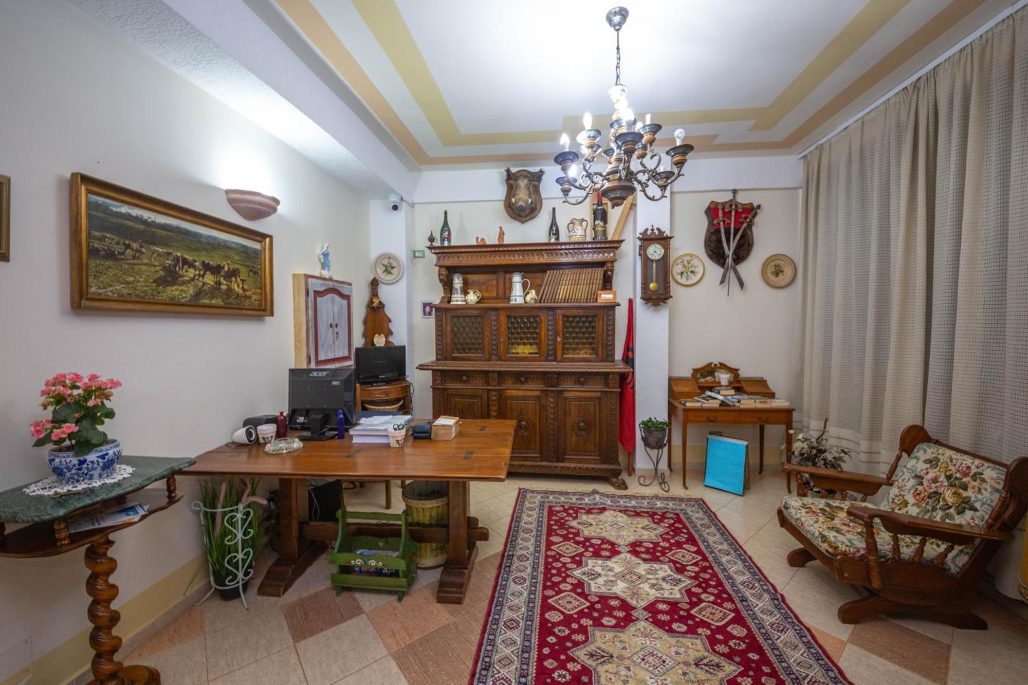 Hotel "San Saena " Radhimë Екстериор снимка