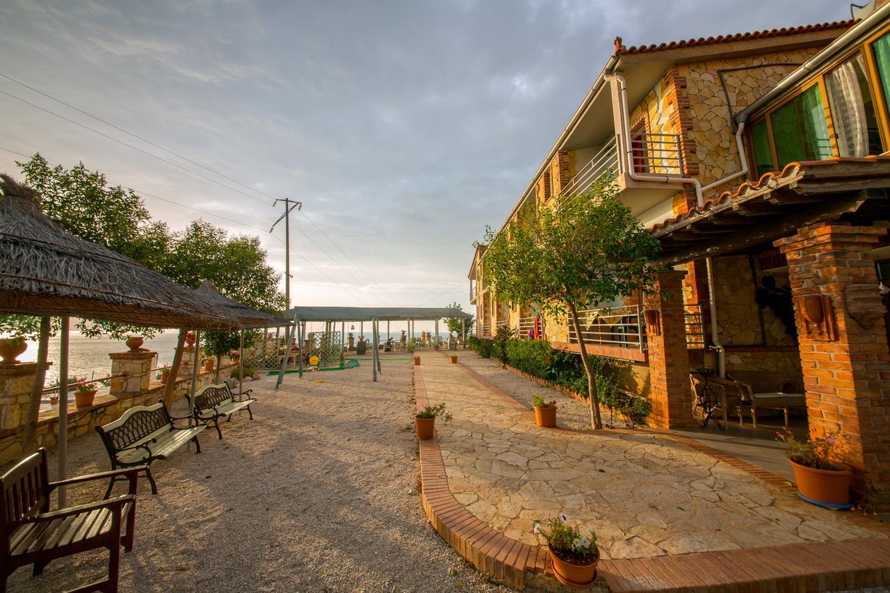 Hotel "San Saena " Radhimë Екстериор снимка