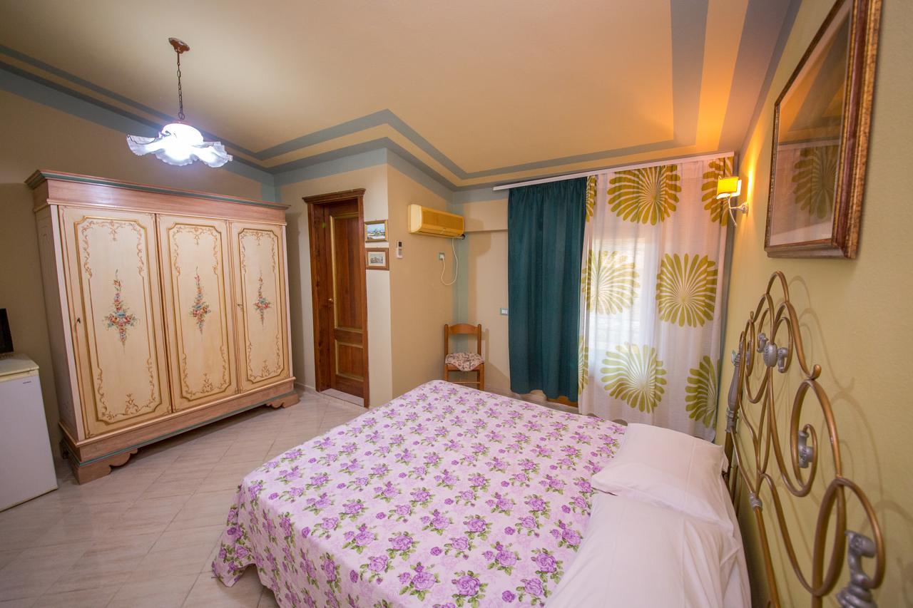 Hotel "San Saena " Radhimë Екстериор снимка